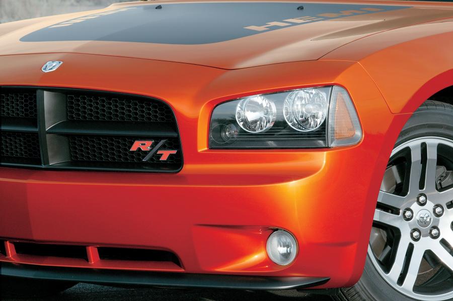  Dodge Charger Daytona R/T 2006 года  (фото 30 из 38)